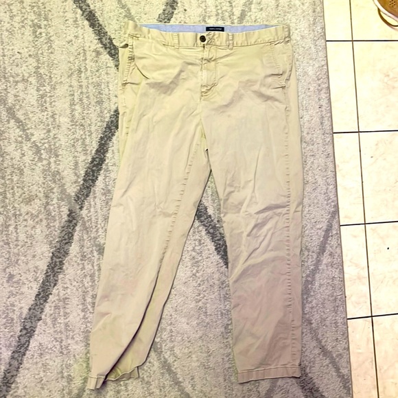 Tommy Hilfiger Khaki pants Size 42x34 - Picture 1 of 2